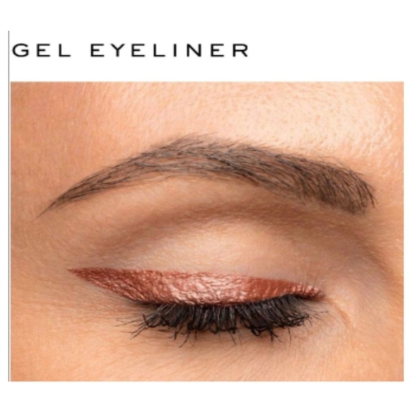 Marc Jacobs water proof liquid gel eyeliner - Picture 3 of 6